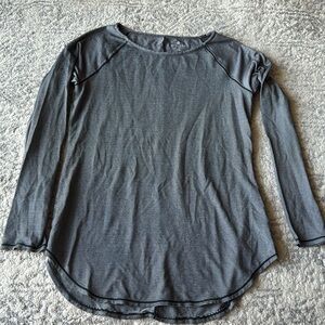 ⭐️Athleta black and white striped long sleeve